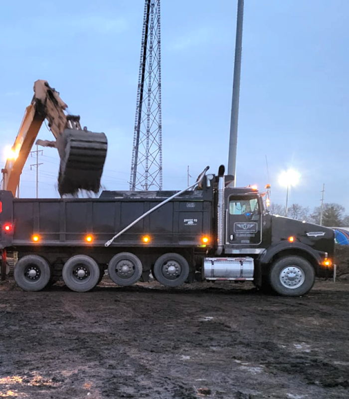 21 to 23 ton quad dump truck